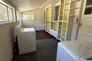 781 N 2nd Ave, Gold Hill, OR 97525 - Photo 10