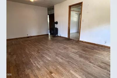 781 N 2nd Avenue, Gold Hill, OR 97525 - Photo 4