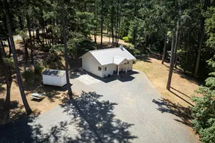 396 Daily Ln, Grants Pass, OR 97527 - Photo 1