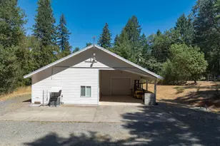 396 Daily Ln, Grants Pass, OR 97527 - Photo 28