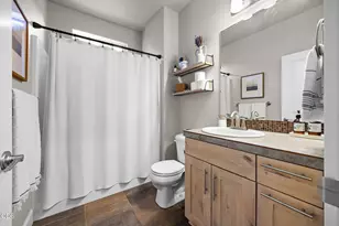 63848 Hunters Cir, Bend, OR 97701 - Photo 18