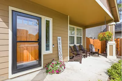 1610 W Carson Avenue, Sisters, OR 97759 - Photo 2