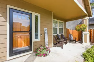 1610 W Carson Ave, Sisters, OR 97759 - Photo 2