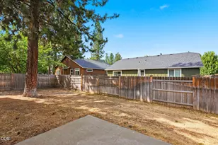 1610 W Carson Ave, Sisters, OR 97759 - Photo 14