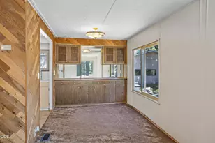60948 Flint Ln, Bend, OR 97702 - Photo 10