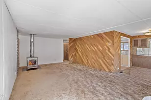 60948 Flint Ln, Bend, OR 97702 - Photo 8