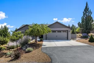 222 Highland Meadow Loop, Redmond, OR 97756 - Photo 2