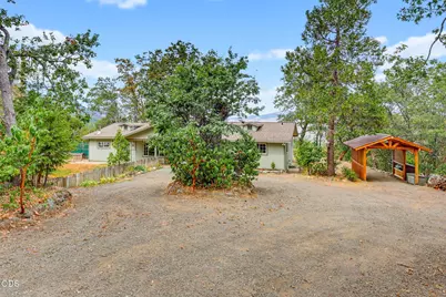 2590 Siskiyou Highway, Ashland, OR 97520 - Photo 14