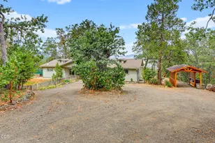 2590 Siskiyou Hwy, Ashland, OR 97520 - Photo 14