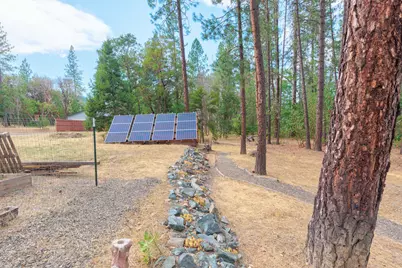 4529 E Evans Creek Road, Rogue River, OR 97537 - Photo 6