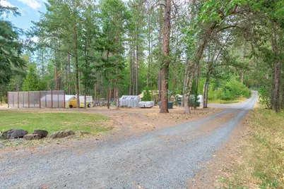 4529 E Evans Creek Road, Rogue River, OR 97537 - Photo 4