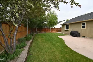 3172 SW Deschutes Ave, Redmond, OR 97756 - Photo 30