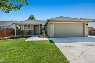 3172 SW Deschutes Ave, Redmond, OR 97756 - Photo 2