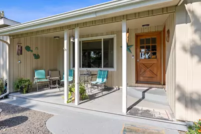 1604 S Adams Drive, Madras, OR 97741 - Photo 2