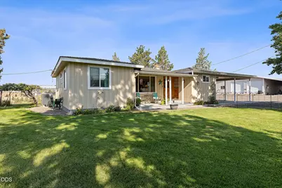 1604 S Adams Drive, Madras, OR 97741 - Photo 1