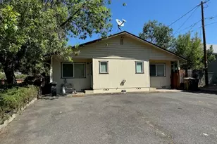 1410 SW G St, Grants Pass, OR 97526 - Photo 2