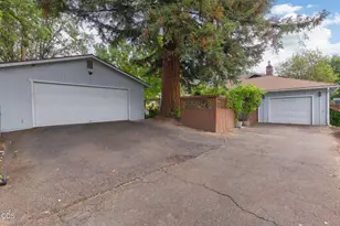 851 NE 10th St, Grants Pass, OR 97526 - Photo 46