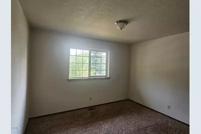 825 NW Poplar Place, Redmond, OR 97756 - Photo 16