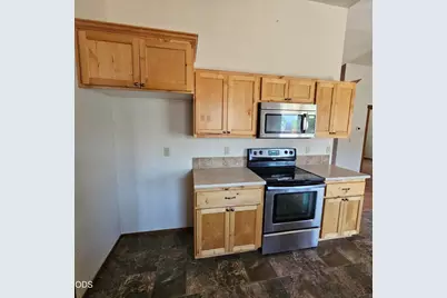 825 NW Poplar Place, Redmond, OR 97756 - Photo 6