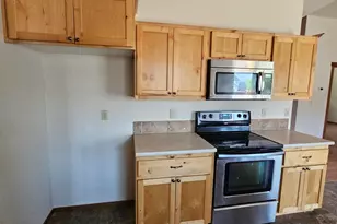 825 NW Poplar Pl, Redmond, OR 97756 - Photo 6