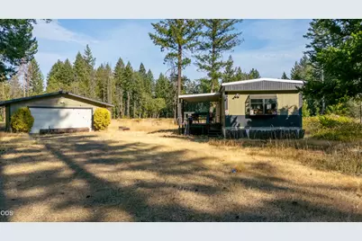 125 Floyd Lane, Cave Junction, OR 97523 - Photo 2