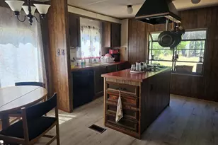 125 Floyd Ln, Cave Junction, OR 97523 - Photo 4