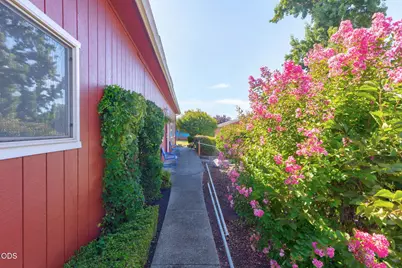 4867 Lower River Road, Grants Pass, OR 97526 - Photo 4