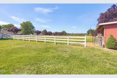 4867 Lower River Road, Grants Pass, OR 97526 - Photo 54