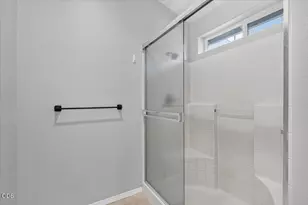 951 Village Cir, Medford, OR 97504 - Photo 16