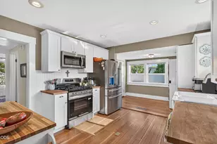 311 B St, Ashland, OR 97520 - Photo 8