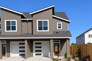 705 NW Walnut Ave, Redmond, OR 97756 - Photo 1