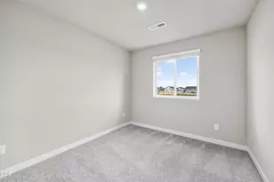 705 NW Walnut Ave, Redmond, OR 97756 - Photo 16