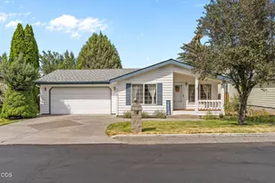 2600 NE Rosemary Dr, Bend, OR 97701 - Photo 2