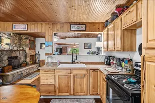 22606 Milk Ranch Rd, Scotts Mills, OR 97375 - Photo 6