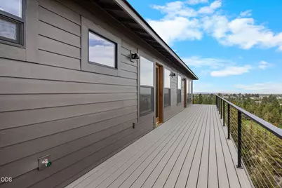 3335 NW Fairway Heights Drive, Bend, OR 97703 - Photo 2