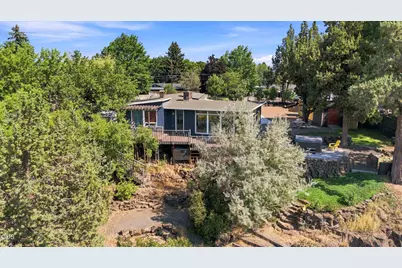 655 NW Canyon Drive, Redmond, OR 97756 - Photo 2