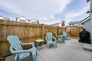61637 SE Evie Dr, Bend, OR 97702 - Photo 24