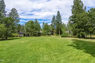61574 Devils Lake Dr, Bend, OR 97702 - Photo 32