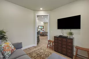 61574 Devils Lake Dr, Bend, OR 97702 - Photo 16