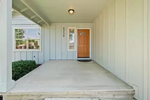 2330 NW 10th St, Redmond, OR 97756 - Photo 4
