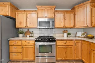 2330 NW 10th St, Redmond, OR 97756 - Photo 10