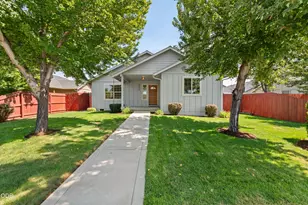 2330 NW 10th St, Redmond, OR 97756 - Photo 1