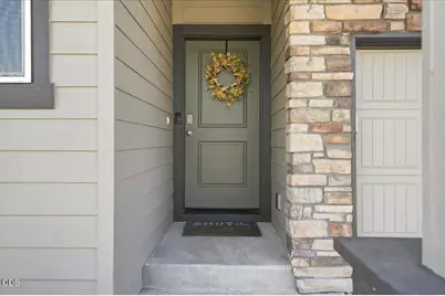 20621 SE Gemstone Avenue, Bend, OR 97702 - Photo 2
