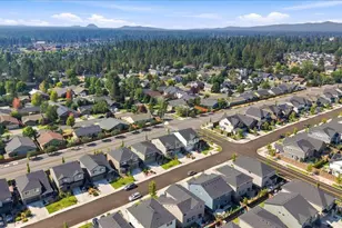 20621 SE Gemstone Ave, Bend, OR 97702 - Photo 44