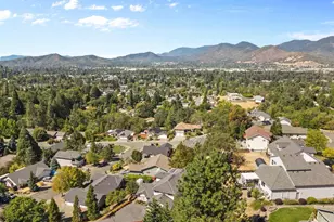1583 Panoramic Loop, Grants Pass, OR 97527 - Photo 48
