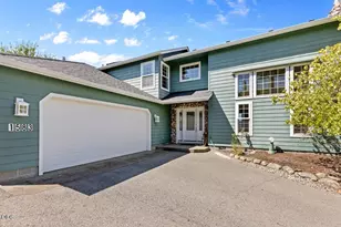 1583 Panoramic Loop, Grants Pass, OR 97527 - Photo 2