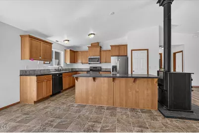 13021 E Antelope Road, Eagle Point, OR 97524 - Photo 8