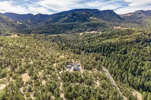 13021 E Antelope Rd, Eagle Point, OR 97524 - Photo 2