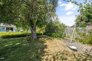 1525 Whitman Ave, Medford, OR 97501 - Photo 28
