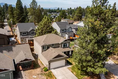 63337 NW Lavacrest Street, Bend, OR 97703 - Photo 2